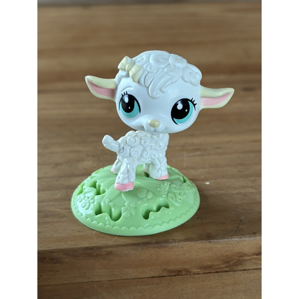 2011 Littlest Pet Shop McDonald's Happy Meal Toy Bobblehead Lamb